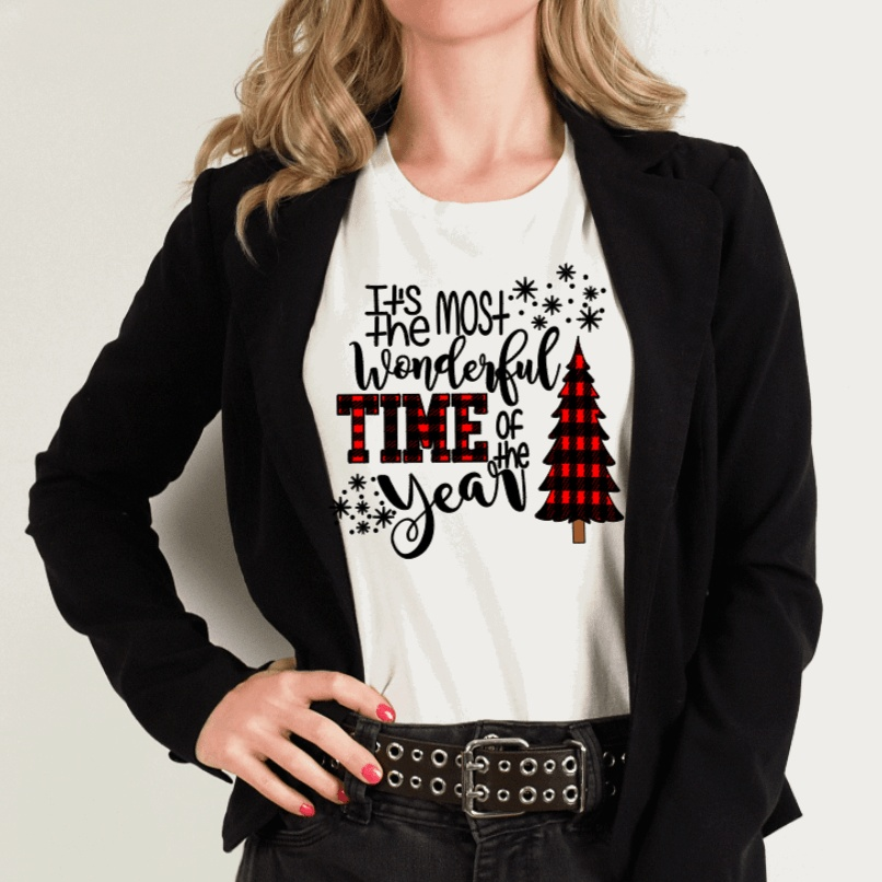 Purple LadyBug Decor shirts 'It's Looking Like Christmas' T-Shirt Women